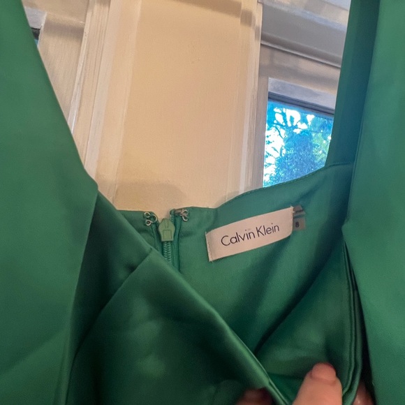 Calvin Klein Silk Cocktail Dress Emerald Green Sz 8 - Picture 3 of 3